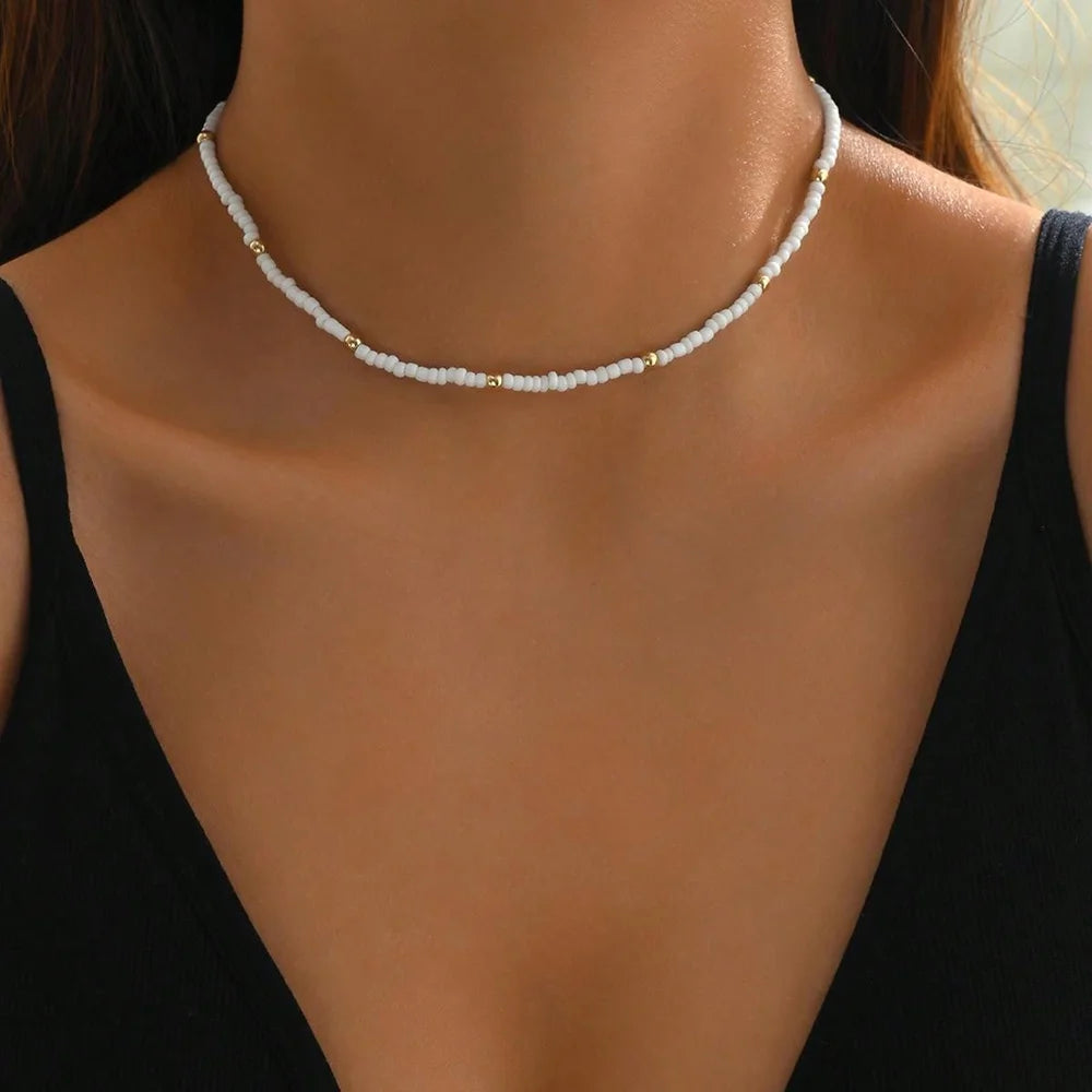 Modische natürliche Muschel-Perlen-Halskette, Muschel-Anhänger, vom Ozean inspirierter Schmuck, Halsband, geeignet für Frauen, Urlaub, Party, Alltag So ist Leben
