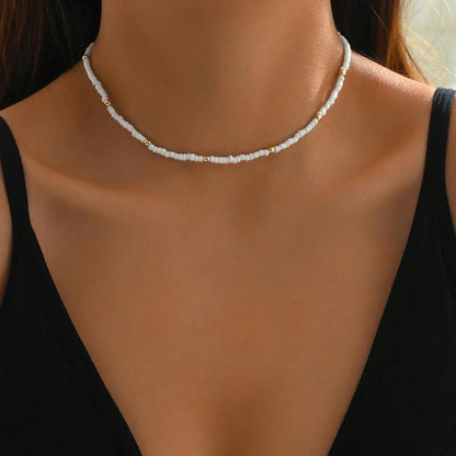 Modische natürliche Muschel-Perlen-Halskette, Muschel-Anhänger, vom Ozean inspirierter Schmuck, Halsband, geeignet für Frauen, Urlaub, Party, Alltag So ist Leben