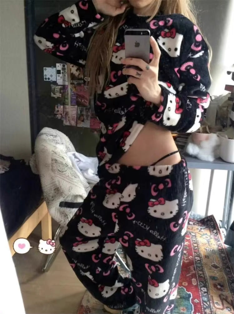 Sanrio Cartoon Flanell‑Pyjama Set für kreative Persönlichkeiten So ist Leben