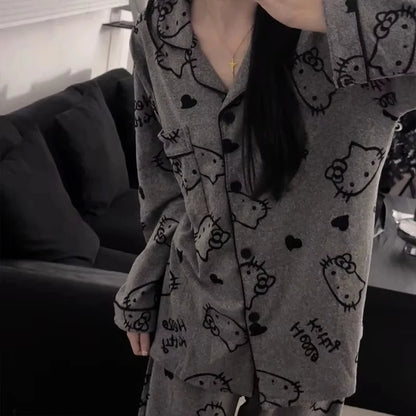 Hello‑Kitty Homewear Set aus weichem Flanell - So ist Leben