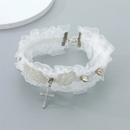 Gothic Spitze Halskette mit Schleife und Herzdetail - So ist Leben