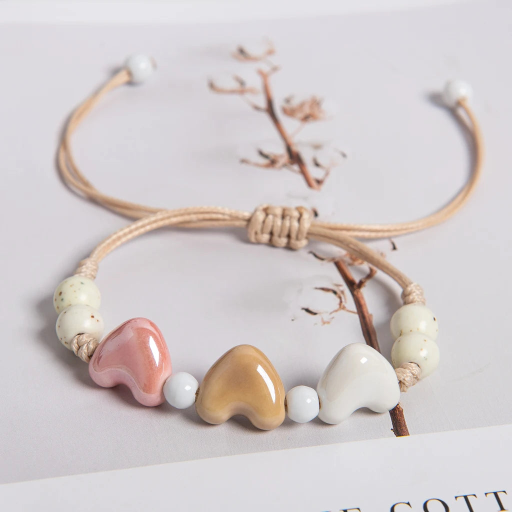 Handgefertigtes mehrfarbiges dreifaches Herz-Armband aus Keramik, verstellbare Wachsschnur, minimalistischer Boho-Stil für Paare und Freunde So ist Leben