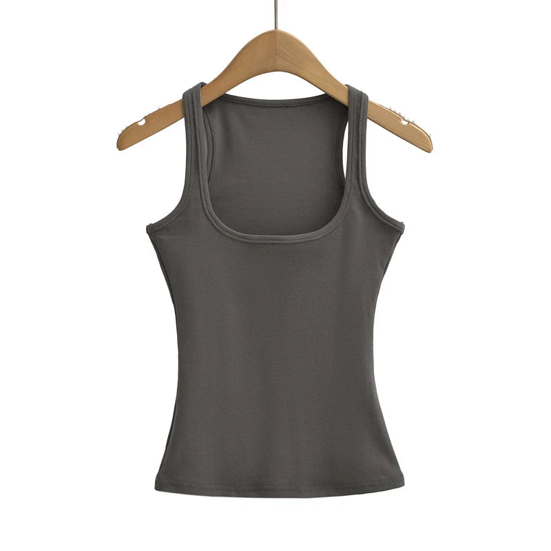 Frauen mit quadratischem Hals und Tanktop So ist Leben