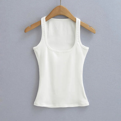 Frauen mit quadratischem Hals und Tanktop So ist Leben