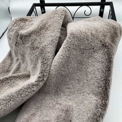 1 cm Haarhöhe Frost auf weißem Gras Weißes spitzes Fell Nachahmung Otter Kaninchenfell Warmer langer Plüschstoff DIY Kleidungsstoff So ist Leben