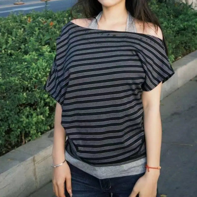 Koreanische süße gestreifte Fake-Two-Tops für Damen, schulterfrei, Vintage, amerikanischer Stil, kurzärmelig, schick, lässig, für den Alltag, Sommer-T-Shirts So ist Leben