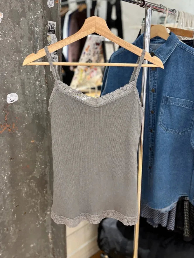Geripptes Spitzenbesatz Slim Tank Top Damen Sommer Einfarbig Niedliches V-Ausschnitt Baumwoll-Camisole Weibliches Lässiges Einfaches Allround-Basic-Top Y2k Oberteile So ist Leben