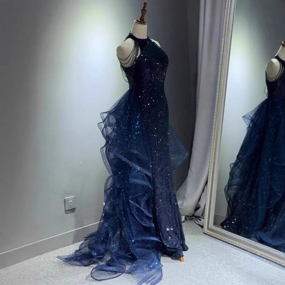 Elegante funkelnde marineblaue Abendkleider, Halt-Perlen-Partykleid, maßgeschneidertes Ballkleid 2025, abgestufte Roben de Soirée, Sweep-Zug So ist Leben