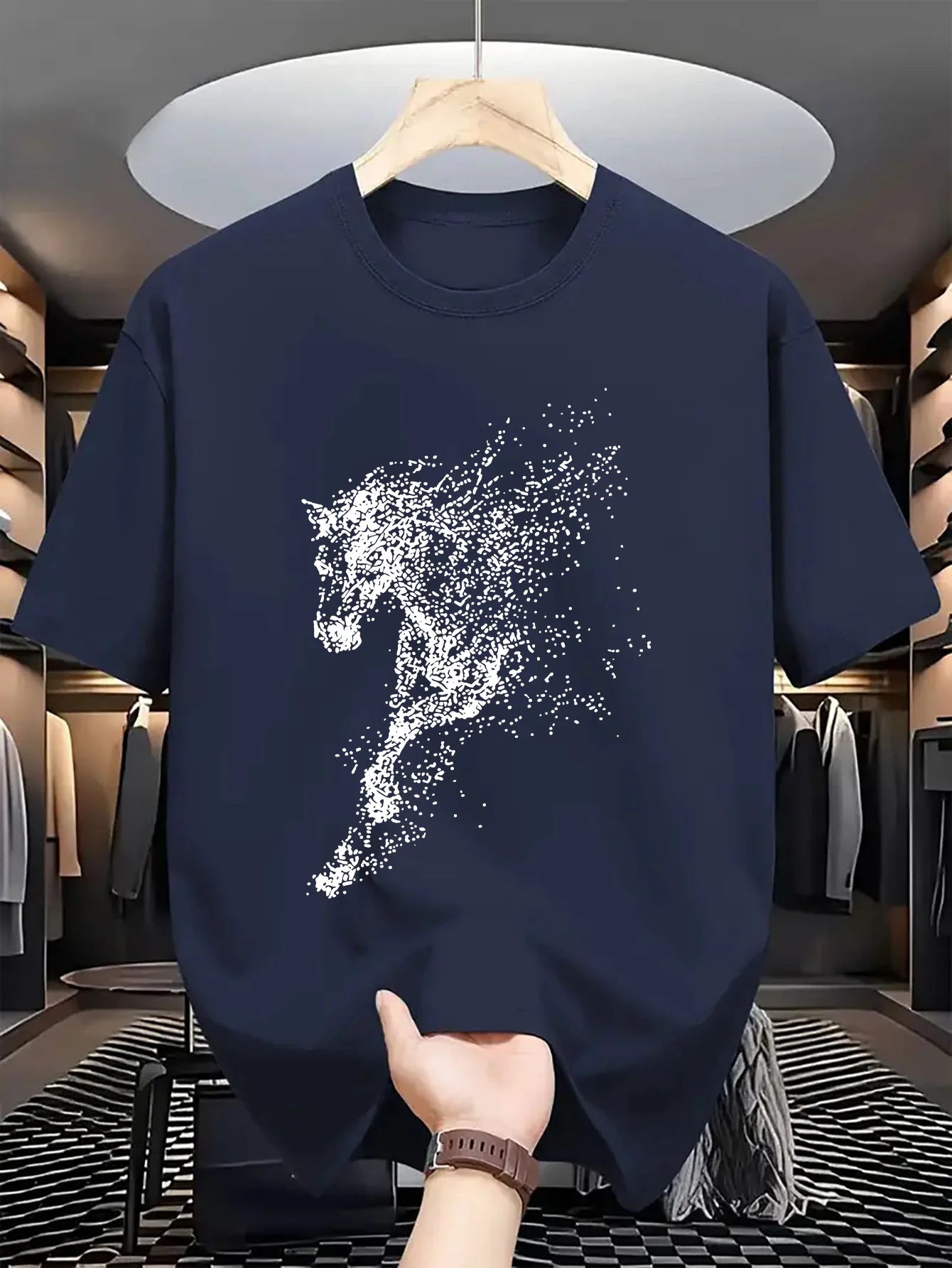 Abstrakter Partikel-Pferdesilhouetten-Druck auf hochwertigem, weichem Herren-T-Shirt aus 100 % Baumwolle, perfekt für Sommer-Streetwear und lässigen Stil So ist Leben