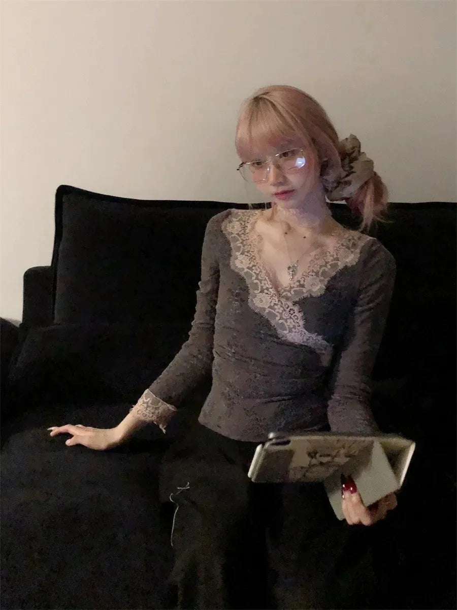 Genayooa Y2k Japanische T Shirt Frauen V-ausschnitt Patchwork Spitze T Tops Streetwear Vintage Tops Koreanischen Stil Dünne T-shirts Herbst So ist Leben