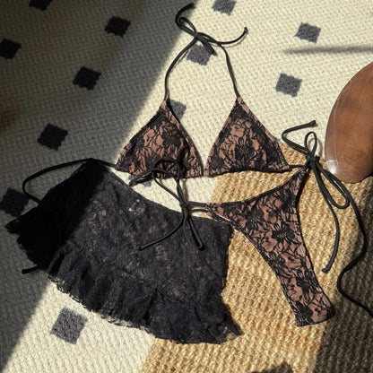 Sexy Spitze Micro Mini String Neckholder Krawatte Bikinis Sets 3 Stück mit Rüschen Minirock Schwarz Rot Farbe Bademode Badeanzug Badeanzug So ist Leben