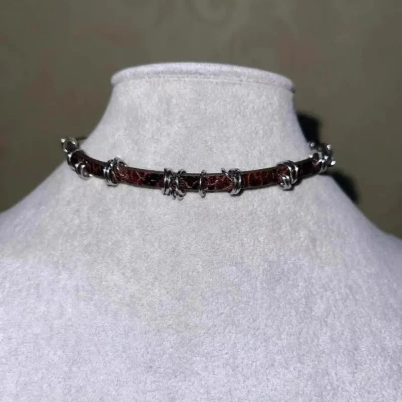 Rot Braun Vintage Unregelmäßige Metall Kreis Feine Leder Halskette Halsband Gothic Süße Coole Retro Leder Kragen Halsband Schmuck Y2K So ist Leben