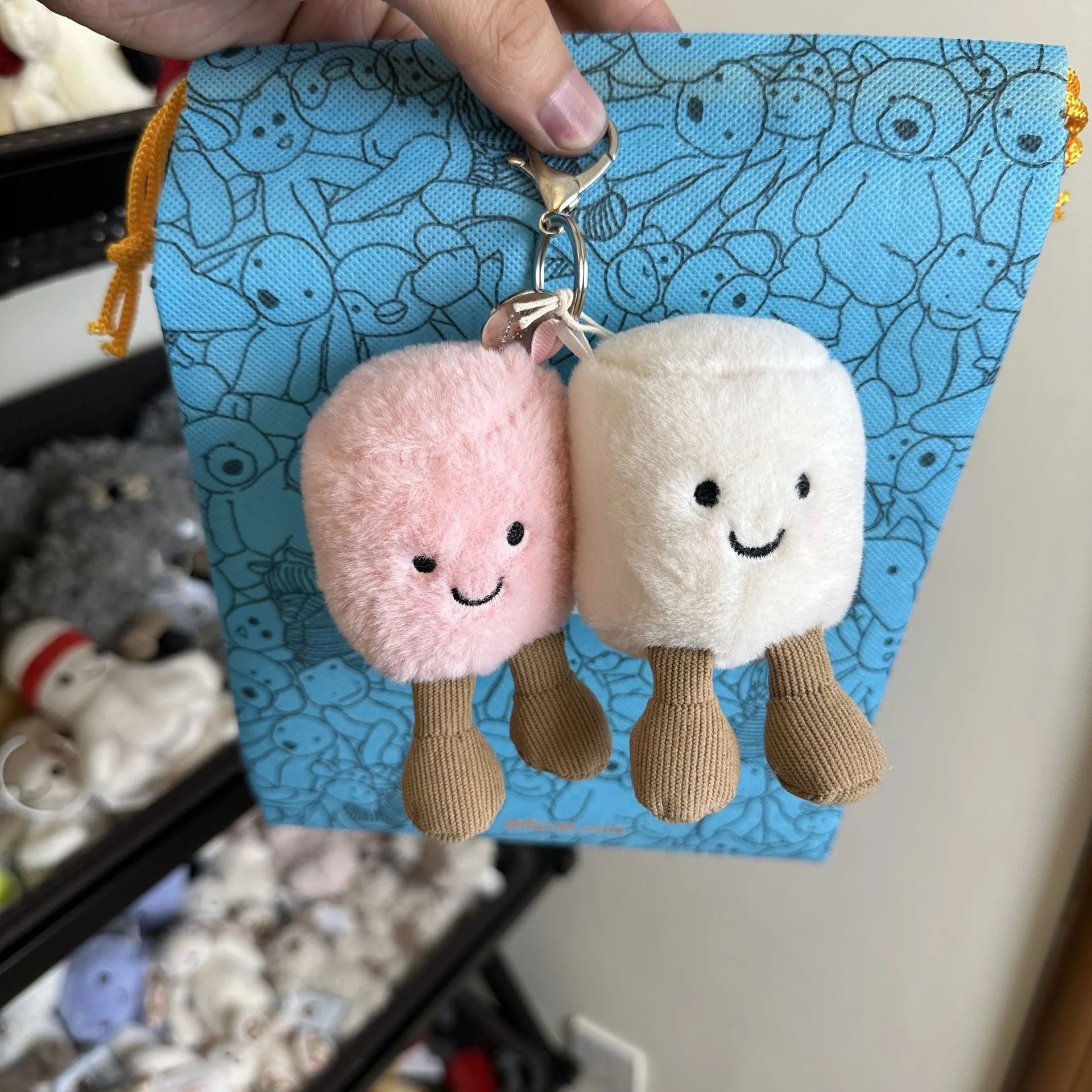 JELLYCAT Cartoon Plüschtier Schlüsselanhänger Geschenk Spaß Plüschpuppe Schlüsselanhänger Barcelona Bär Niedliche Plüschtasche Anhänger Hobbys Stofftiere So ist Leben